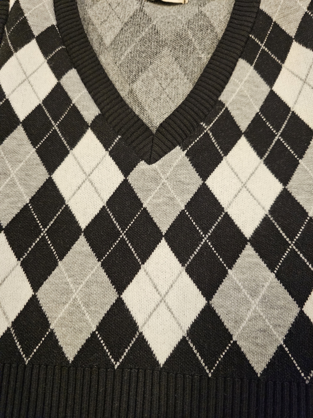 Cropped Black and Gray Argyle Knit V-Neck Sweater Vest Women's Small - Picture 8 of 11
